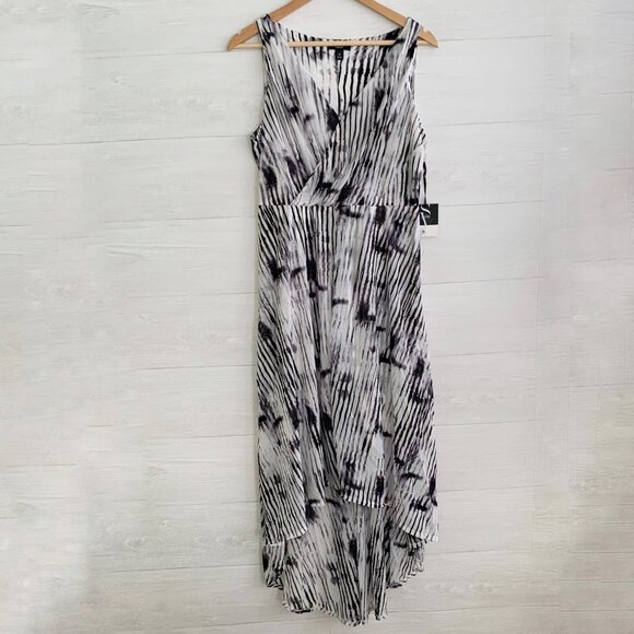 Simply Vera Vera Wang Dresses & Skirts - NWT Simply Vera Wang - Purple black tie dye stretch HI-LO dress, M